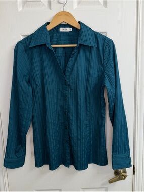 Laura Deep Green Button Down Blouse Women's L Fitted Long Sleeve Minimalist